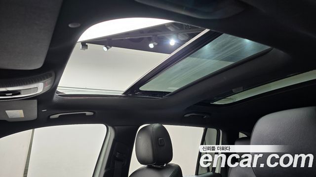 Mercedes-Benz GLB-Class 2021 — photo 19