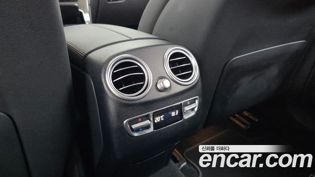 Mercedes-Benz GLC-Class 2023 — photo 25