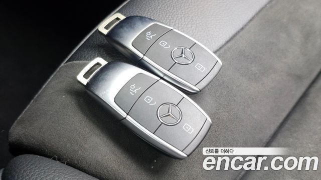 Mercedes-Benz GLC-Class 2023 — photo 33
