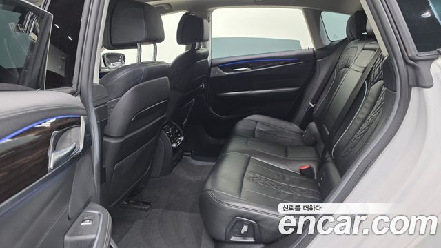 BMW Gran Turismo 2019 — photo 16