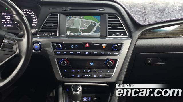 Hyundai Sonata 2016 — photo 19