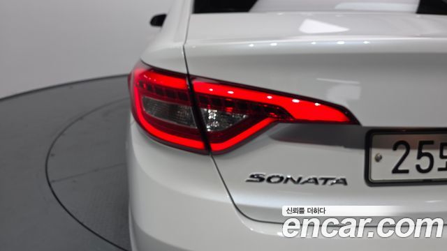 Hyundai Sonata 2016 — photo 9