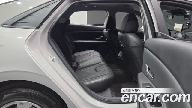 Hyundai AVANTE 2023 — photo 16