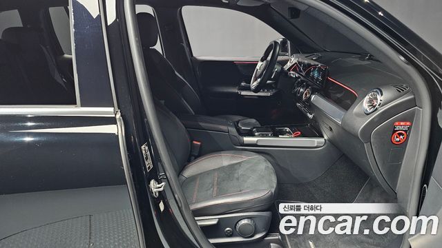 Mercedes-Benz GLB-Class 2022 — photo 17