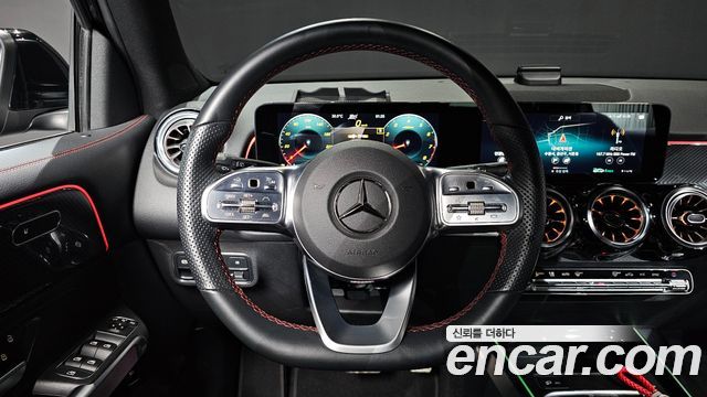 Mercedes-Benz GLB-Class 2022 — photo 19