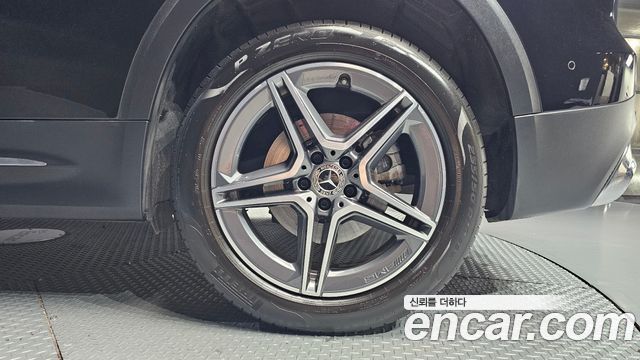 Mercedes-Benz GLB-Class 2022 — photo 7