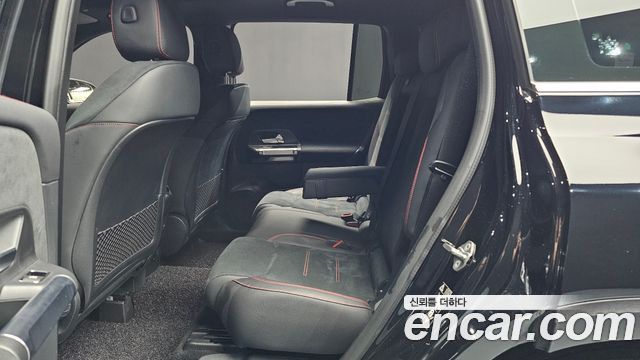 Mercedes-Benz GLB-Class 2022 — photo 16