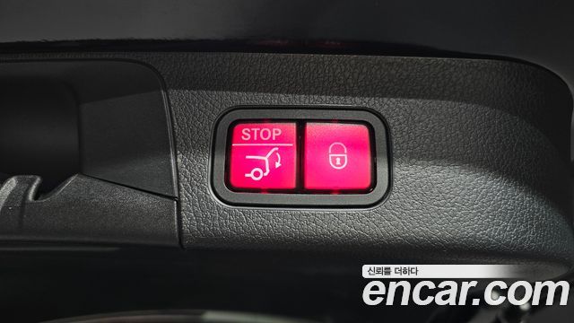Mercedes-Benz GLB-Class 2022 — photo 30