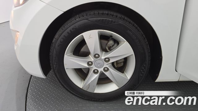 Hyundai AVANTE 2012 — photo 5