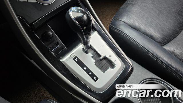 Hyundai AVANTE 2012 — photo 9