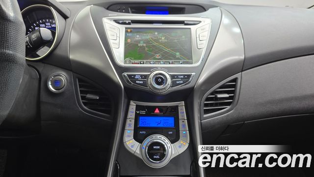 Hyundai AVANTE 2012 — photo 12