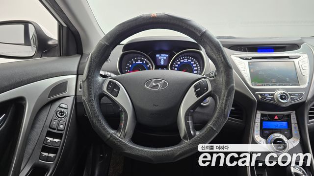 Hyundai AVANTE 2012 — photo 13