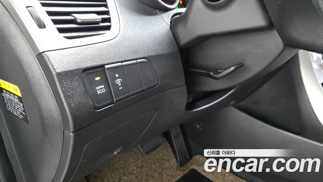 Hyundai AVANTE 2012 — photo 17