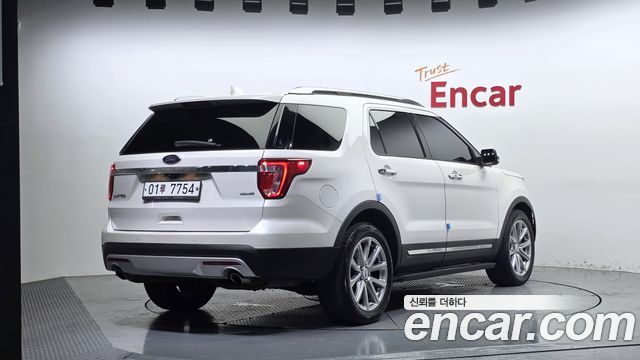 Ford Explorer 2017 — photo 2