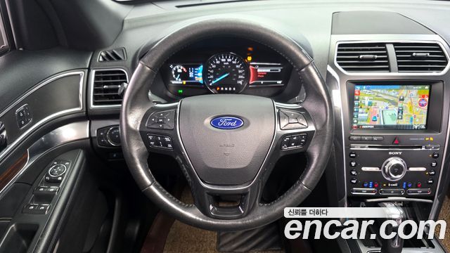 Ford Explorer 2017 — photo 13