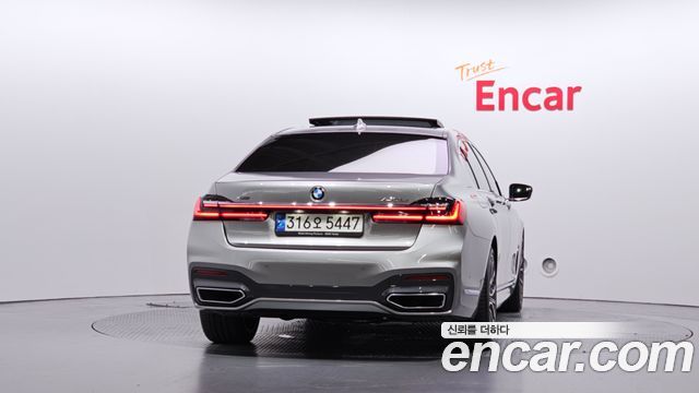 BMW 7-Series 2021 — photo 4