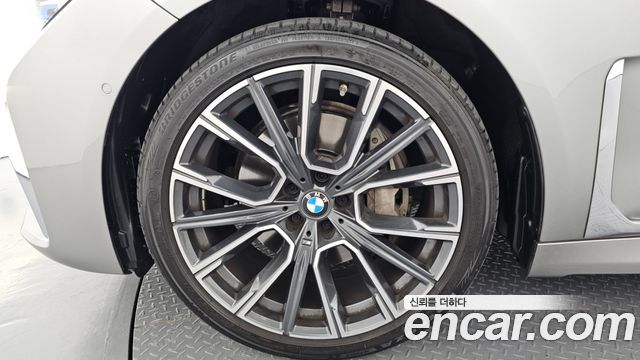 BMW 7-Series 2021 — photo 5