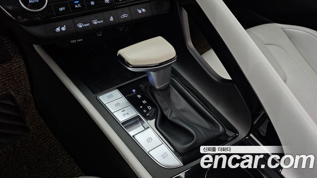 Hyundai AVANTE 2021 — photo 12