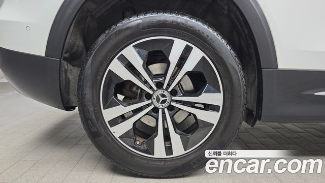 Mercedes-Benz GLB-Class 2022 — photo 5
