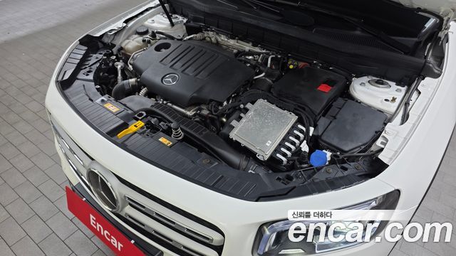 Mercedes-Benz GLB-Class 2022 — photo 6
