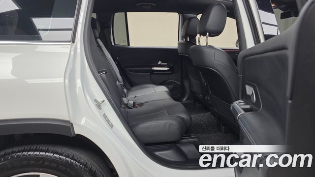 Mercedes-Benz GLB-Class 2022 — photo 17