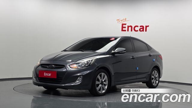 Hyundai Accent 2012 — photo 1