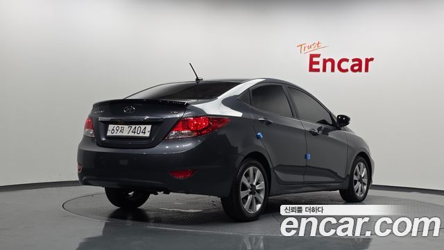 Hyundai Accent 2012 — photo 2