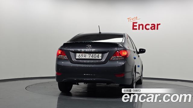 Hyundai Accent 2012 — photo 4