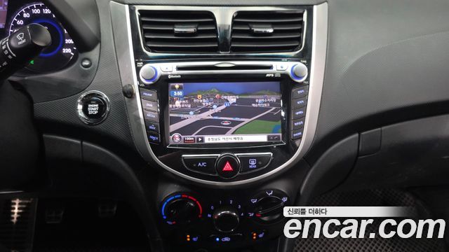 Hyundai Accent 2012 — photo 20