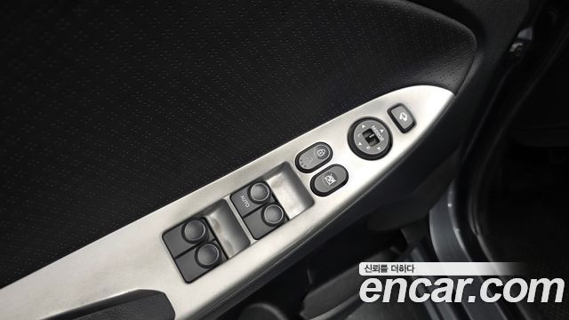Hyundai Accent 2012 — photo 26