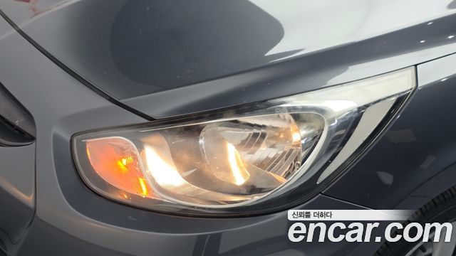 Hyundai Accent 2012 — photo 8