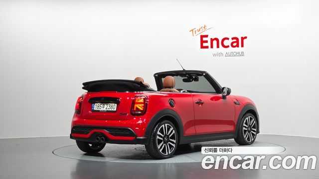 Mini Cooper Convertible 2024 — photo 2