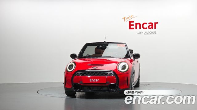 Mini Cooper Convertible 2024 — photo 3