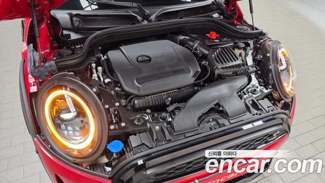 Mini Cooper Convertible 2024 — photo 6