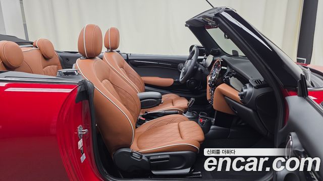Mini Cooper Convertible 2024 — photo 17