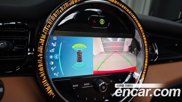 Mini Cooper Convertible 2024 — photo 22