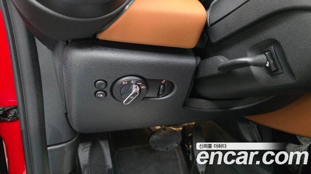Mini Cooper Convertible 2024 — photo 25