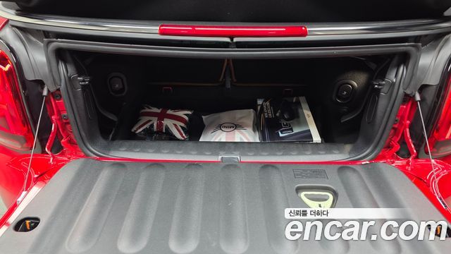Mini Cooper Convertible 2024 — photo 26