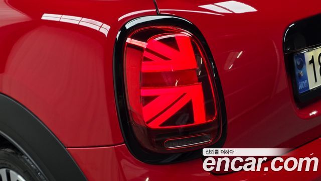 Mini Cooper Convertible 2024 — photo 9