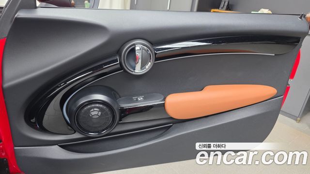 Mini Cooper Convertible 2024 — photo 15