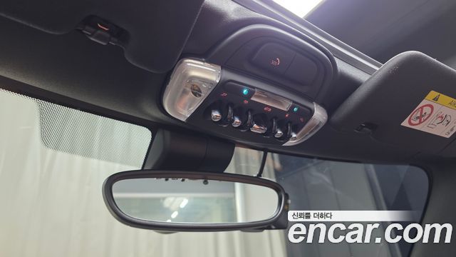 Mini Cooper Convertible 2024 — photo 27
