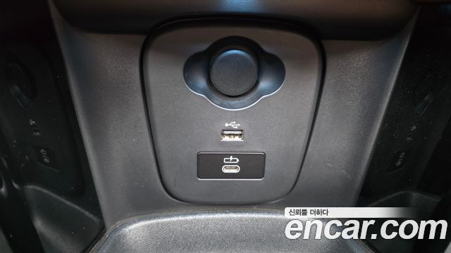 Mini Cooper Convertible 2024 — photo 29