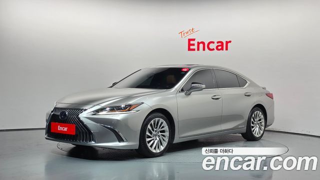 Lexus ES 2021 — photo 1
