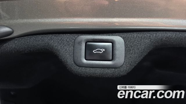 Lexus ES 2021 — photo 25