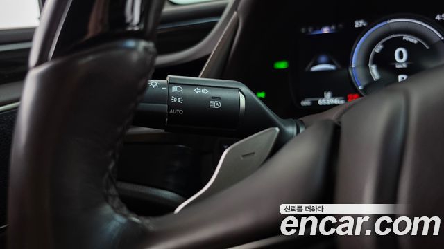 Lexus ES 2021 — photo 37