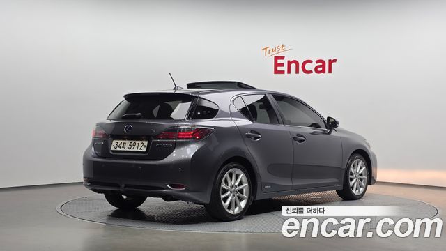 Lexus CT200h 2012 — photo 2