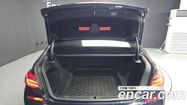 BMW 7-Series 2018 — photo 20