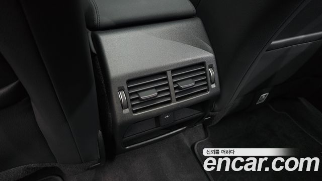 Land Rover Discovery Sport 2023 — photo 34