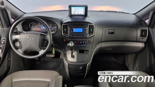 Hyundai Starex 2017 — photo 10