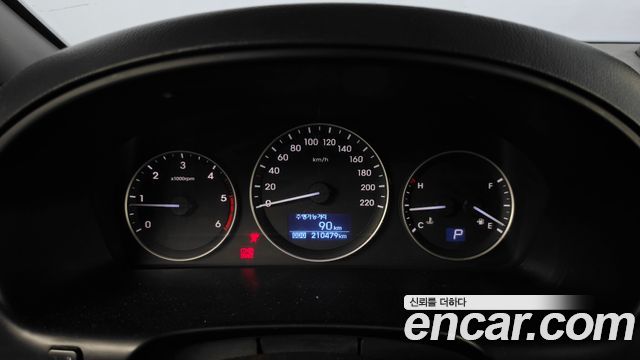 Hyundai Starex 2017 — photo 11